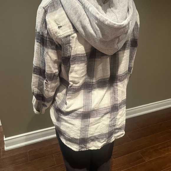 American Eagle oversized boyfriend flannel with hood - Picture 2 of 2